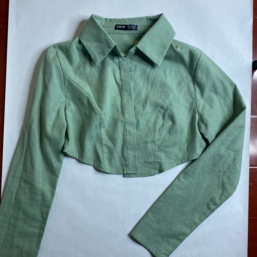 Green cropped button up